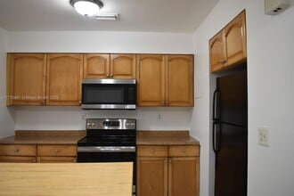 Building Photo - 9150 NW 38th Dr