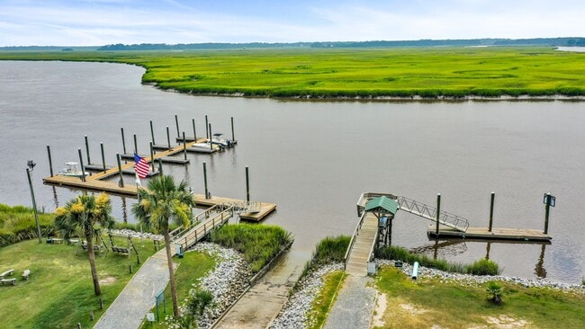 Building Photo - 568 Marshview Dr