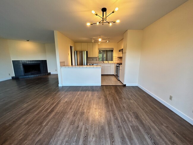 Dinning Room toward the Kitchen - 664 Missouri St