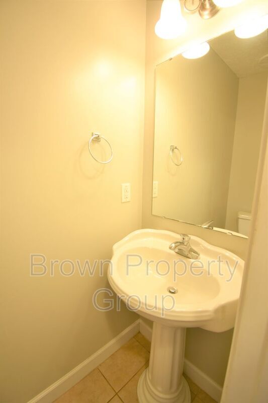 Building Photo - 141 Pender Rd