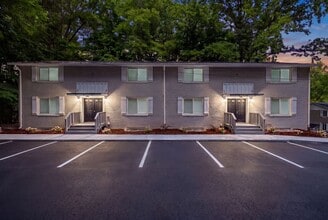 Building Photo - Newly Renovated 2 bedroom Condos!