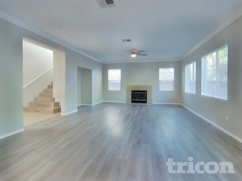 Building Photo - 33558 Iris Ln