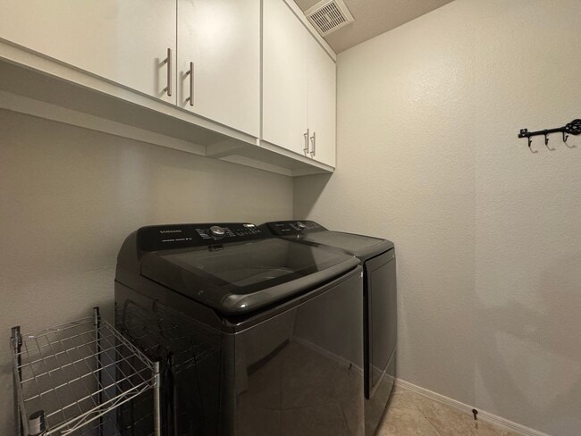 Building Photo - 4 Bedroom Home W/ Pool Available in Tatum ...