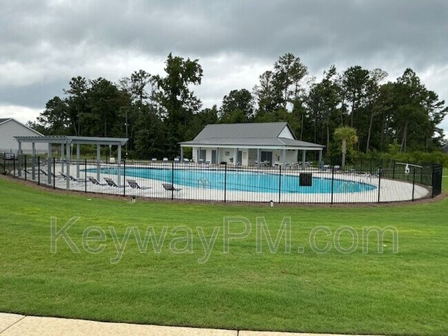 Building Photo - 658 Broadsword Wy