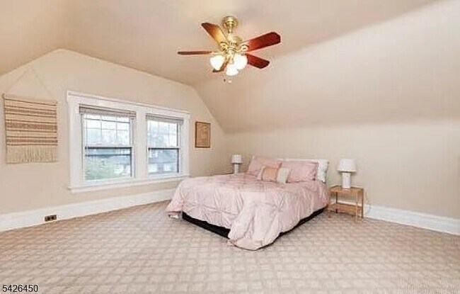 Building Photo - 4 Claremont Pl