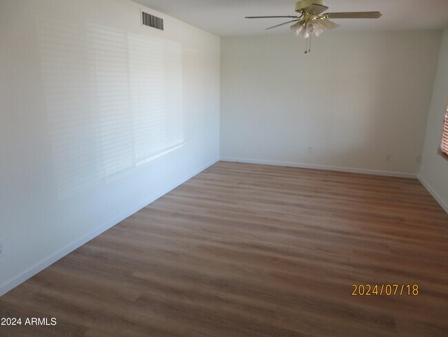 Building Photo - 11246 N 50th Dr