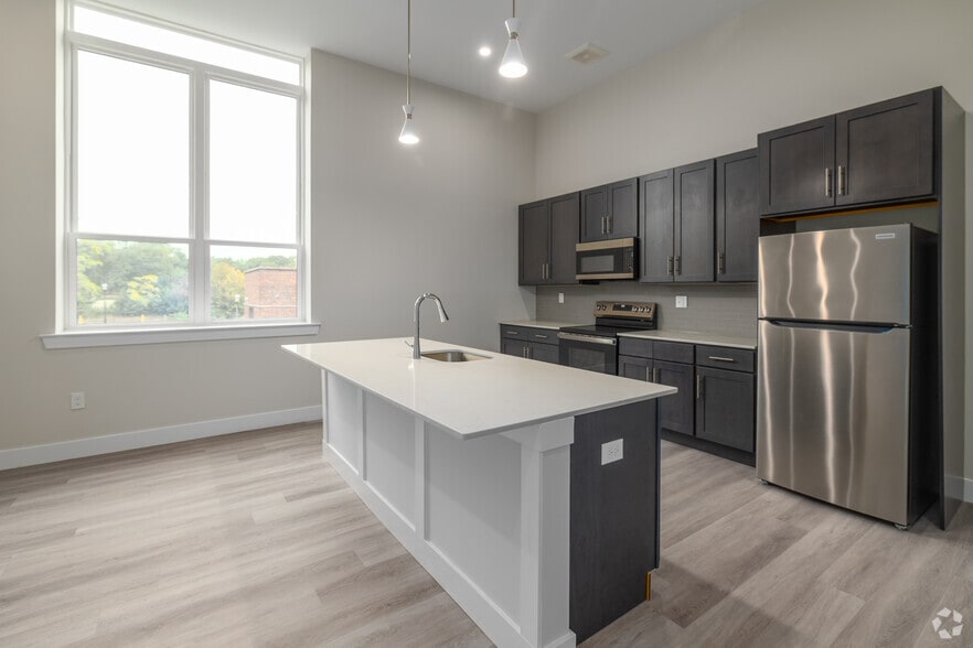2BR, 1BA 1,220SF - Kitchen - Spice Lofts