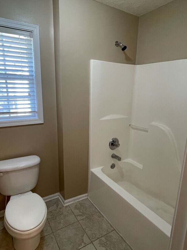 Building Photo - Relax in your spacious home deep in the Watson Grove subdivision