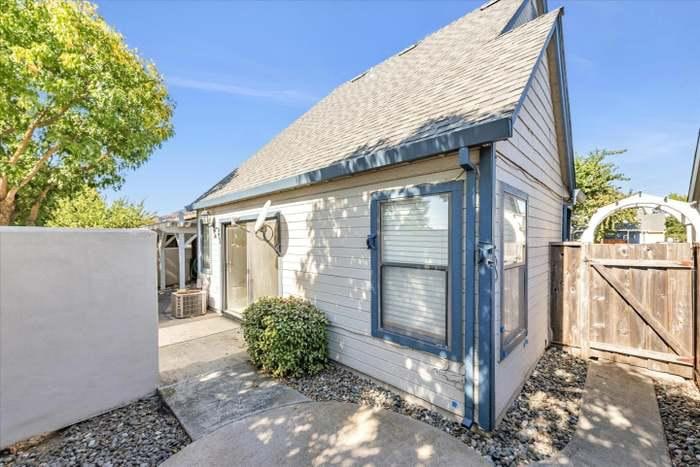 Building Photo - 720 Natalie Dr