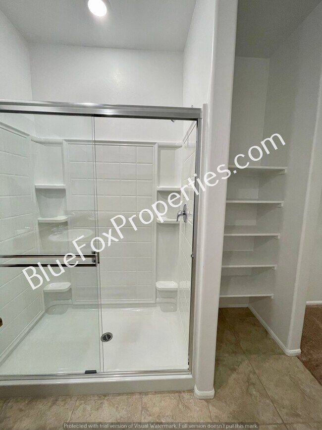 Building Photo - 6305 E Desert Peak Dr