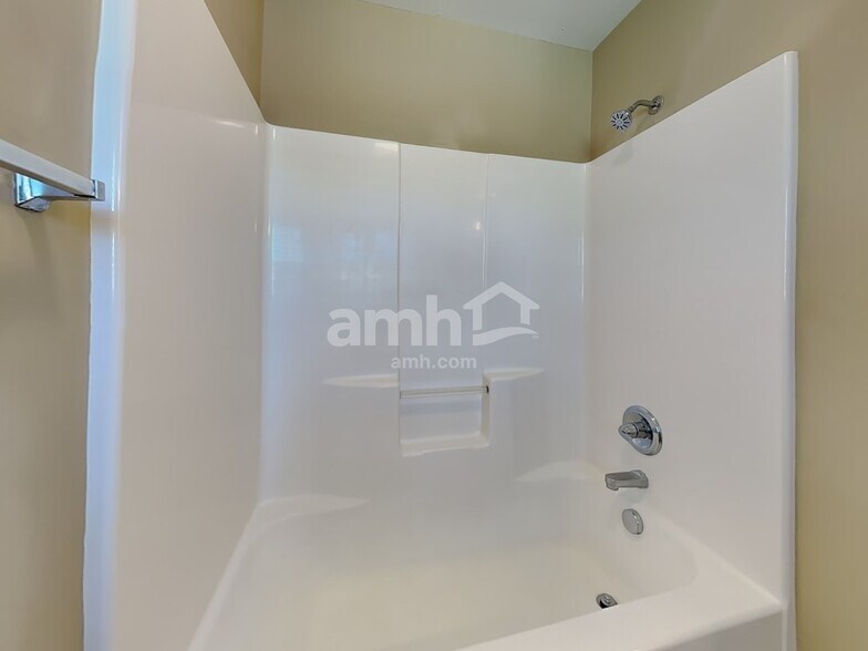 Building Photo - 5137 Brahman Dr
