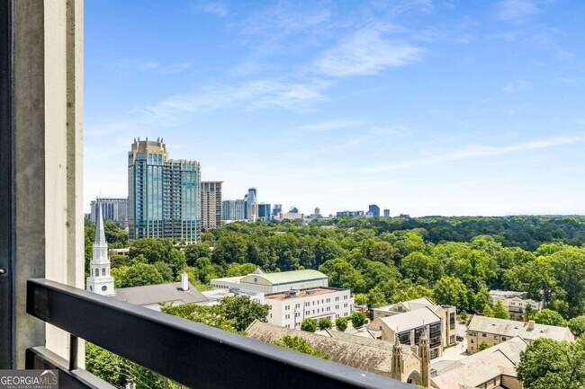 Building Photo - 2660 Peachtree Rd NW