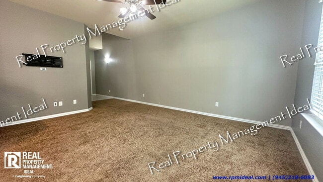 Building Photo - 304 Basil St