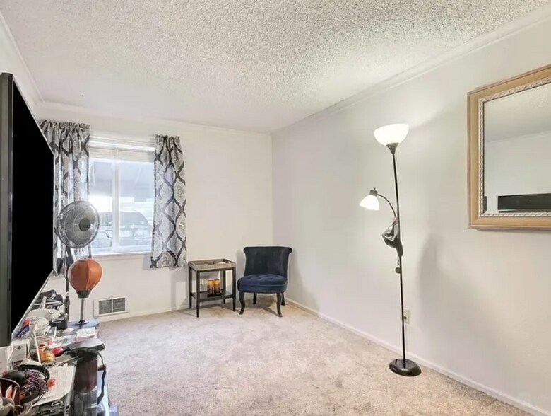 Building Photo - 2015 SW 318th Pl