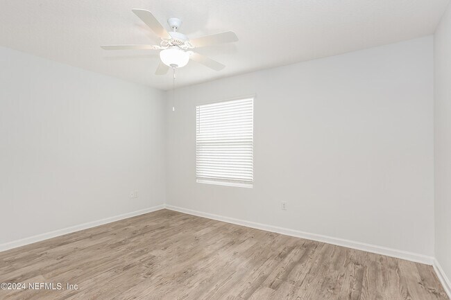 Building Photo - 546 Eiseman Wy