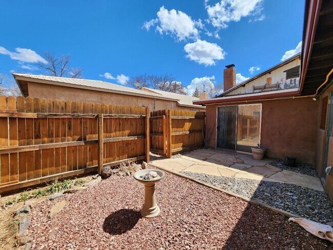 Building Photo - 1703A Jay St