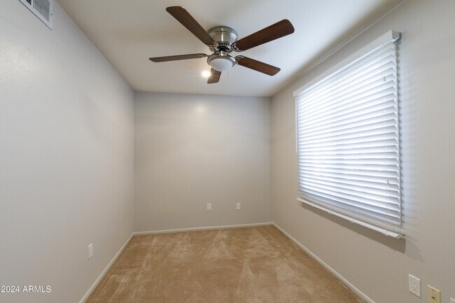 Building Photo - 14225 N 39th Way