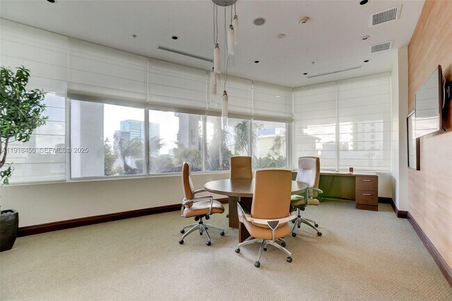 Building Photo - 315 NE 3rd Ave