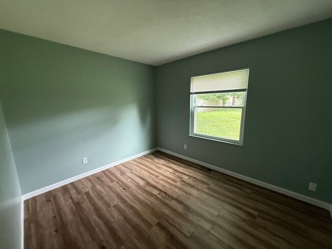 Building Photo - 3 Bedroom, 2 Bathroom House for Rent
