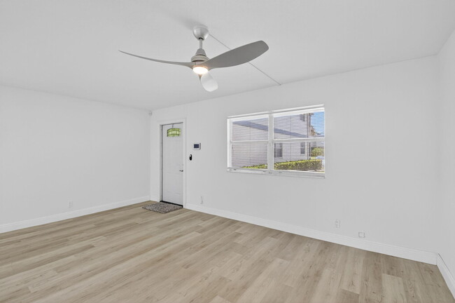 Building Photo - 103 Brittany Ln