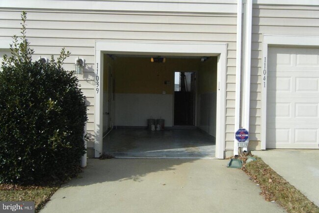 Building Photo - 11039 Mill Centre Dr