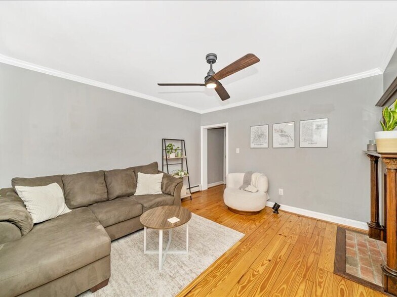 Building Photo - 313 S Market St