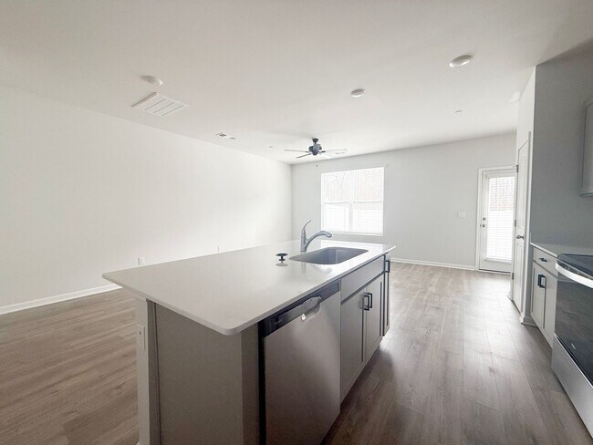 Building Photo - Newly Built 3 Bedroom Home - Baxter