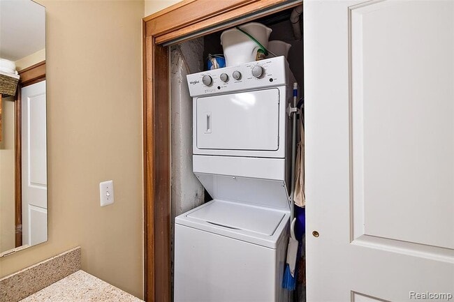 Building Photo - 78 Watson St