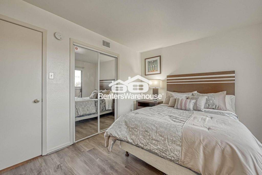 Building Photo - 8433 Hearth Dr