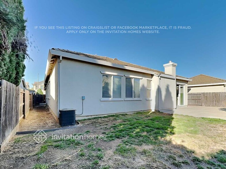 Building Photo - 1704 Carswell Ln