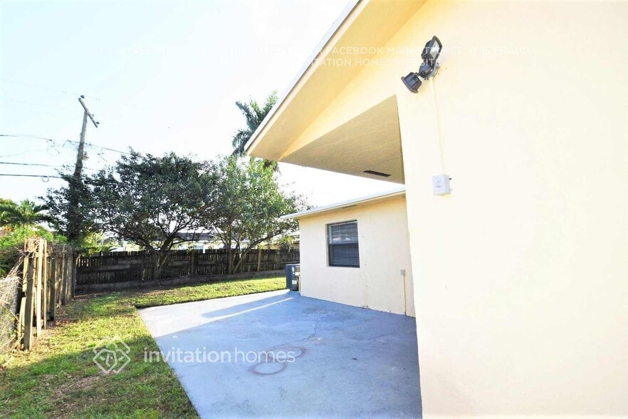 Building Photo - 7440 Johnson St