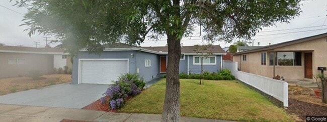Building Photo - Beautiful 3 BD, 2 BA Home in Clairemont w/ Garage & Spacious Yard!
