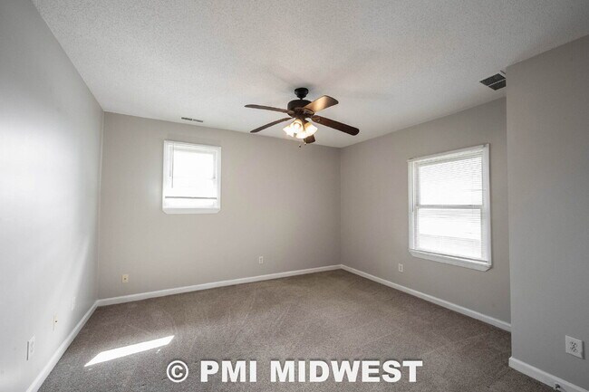 Building Photo - "Charming Urban Duplex Retreat: Cozy 2-Bedroom, 1.5-Bath Oasis in Vibrant Indianapolis!"