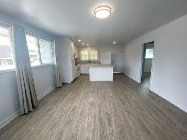 Building Photo - 439MAT