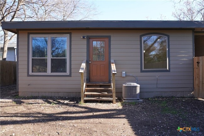 Building Photo - 1019 Haynes St