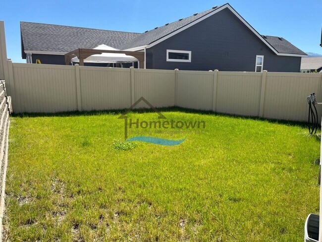 Building Photo - Woodbridge South Home with 4 Bedrooms and 3 Bathrooms in Post Falls build in 2021!