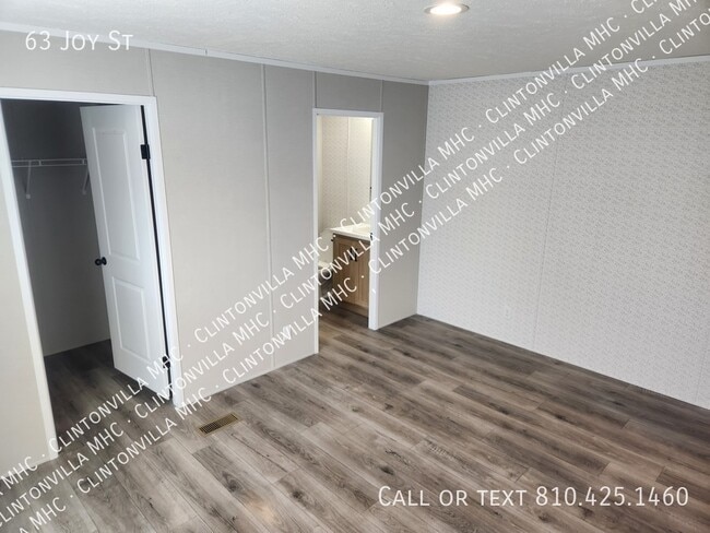 Building Photo - 63 Joy St