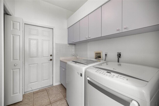 Building Photo - 482 W Fenway Dr