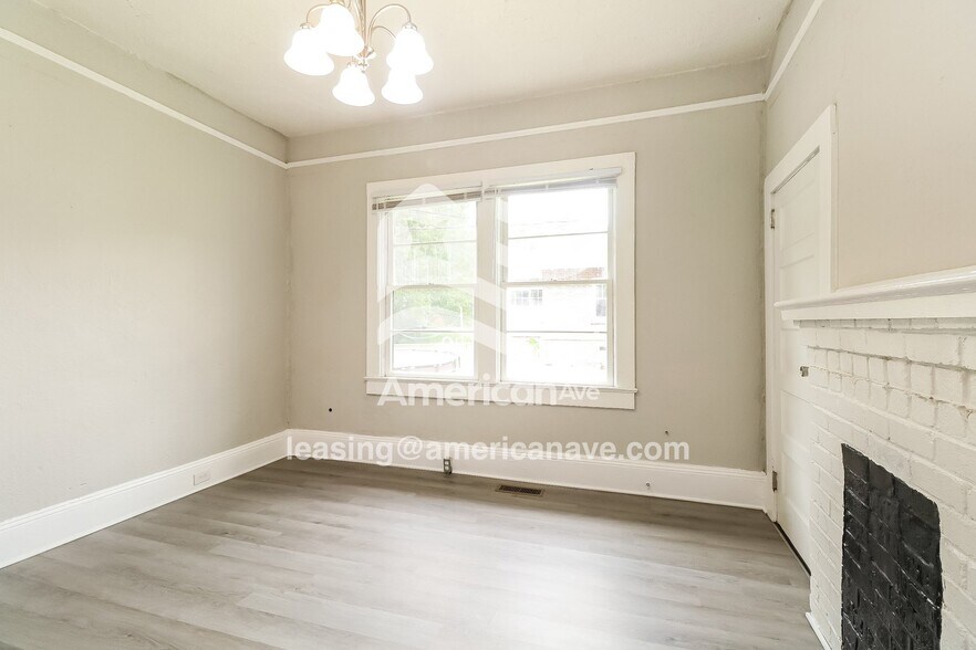 Building Photo - 806 Beech St