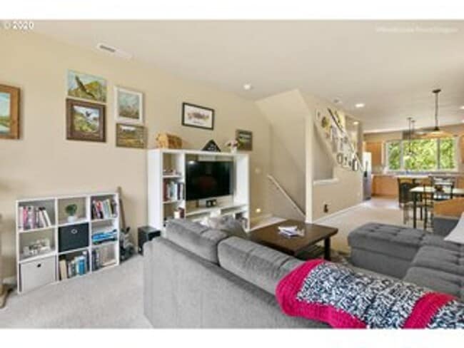 Building Photo - 2 Bedroom Townhome in Gated Fairview Terrace!