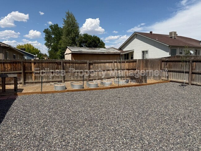 Building Photo - 464 Tara Dr