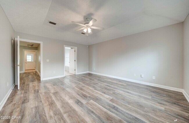 Building Photo - 415 Hidden Island Dr