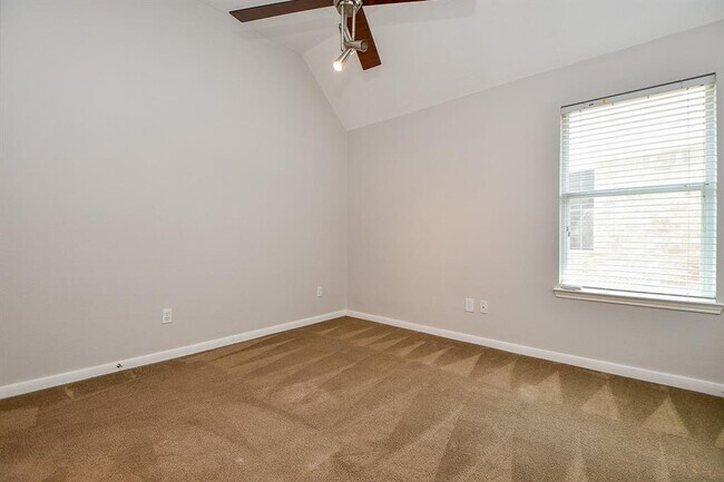 Building Photo - 10919 Cornwall Ln