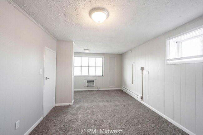 Building Photo - "Charming 1-Bedroom Apartment in Avon with...