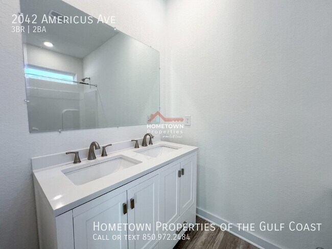 Building Photo - 3-Bedroom Home Minutes from NAS Pensacola