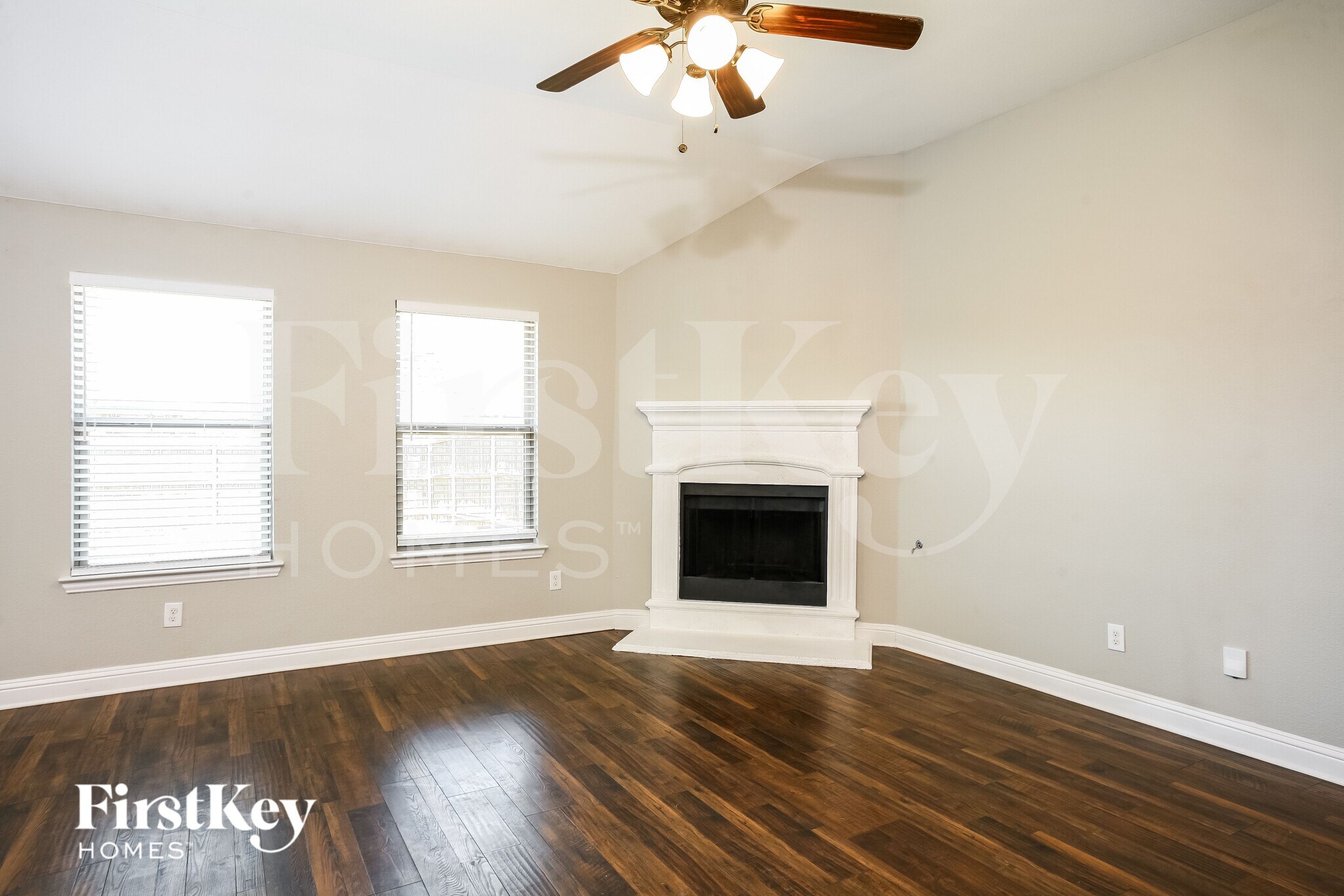 Building Photo - 1108 Colonial Dr