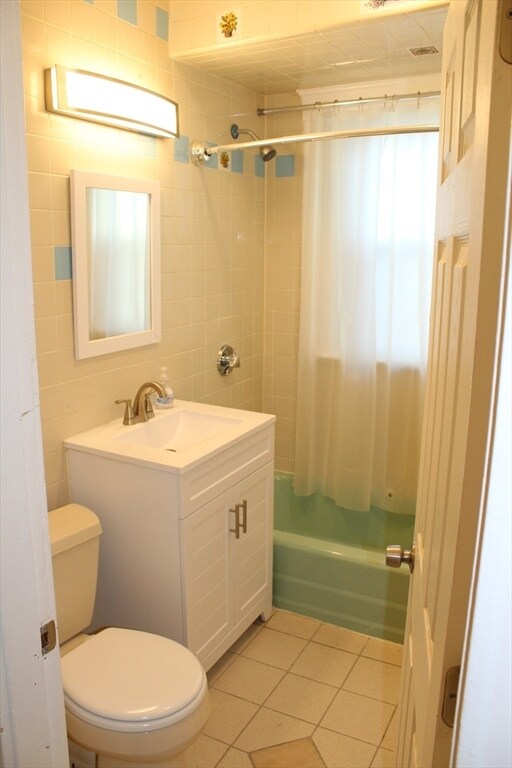 Building Photo - 10 Mattakeeset St