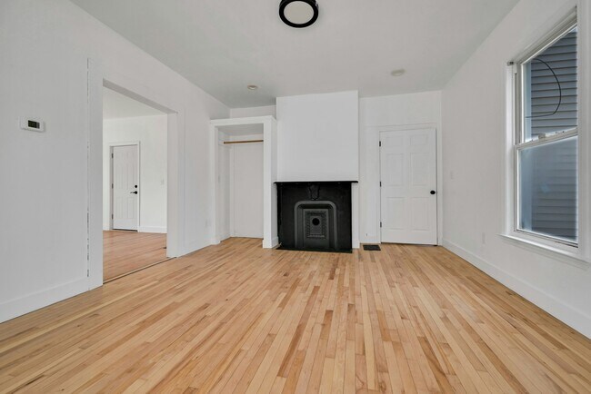 Building Photo - 46 Cottage Pl