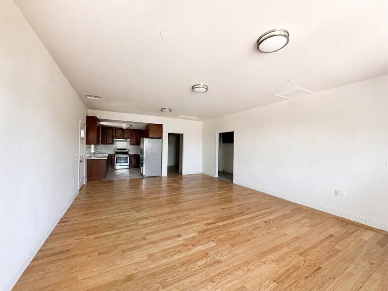 Building Photo - 1506 Lincoln Ave