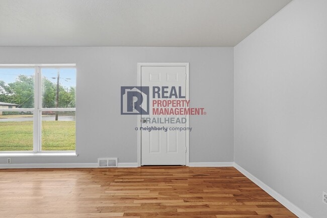 Building Photo - Updated 3-Bedroom Home with Spacious Fenced Backyard in Benbrook